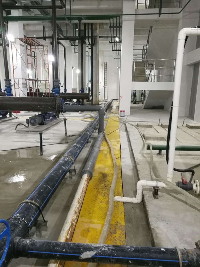 廣州獵德汙水處理廠玻璃(lí)鋼格柵蓋板工程(圖1) 廣州獵德汙水處理廠玻璃鋼格柵蓋板工程(chéng)(圖1)
