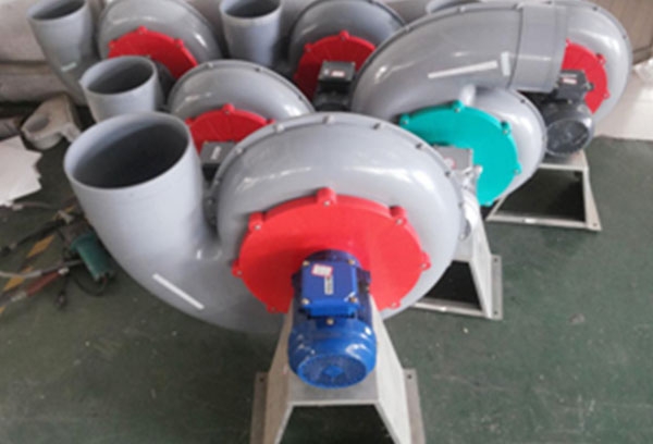 進口（kǒu）MASSIVE 離心PP風機